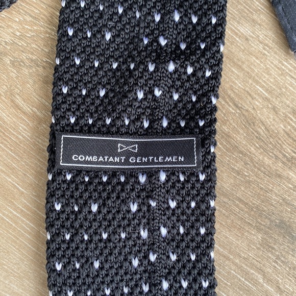 Grey and purple assorted ties and pocket squares - Picture 5 of 17